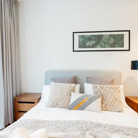 Luxury 2brs Maisonette Near Battersea Power * London
