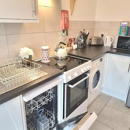 2bed 2bath 8min To Bridge Apartment London