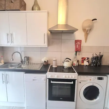 2bed 2bath 8min To Bridge London