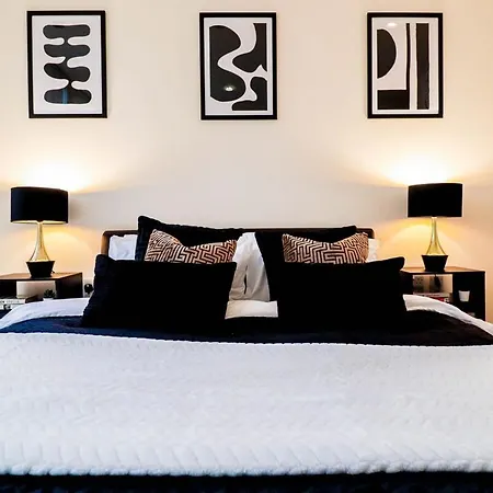 Stunning Canary Wharf Flat-5 Mins From Tube Station Apartment