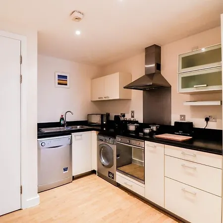 Apartment Stunning Canary Wharf Flat-5 Mins From Tube Station London