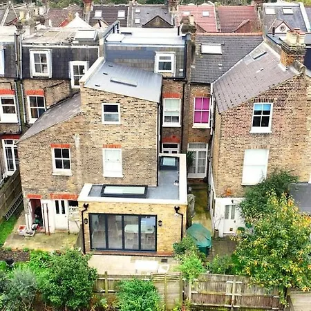 2 Bedroom 2 Bth Deluxe Suite, Netflix Games, Near Putney Station, Fulham And Wimbledon, Ideal For Business And Relocator Apartment *