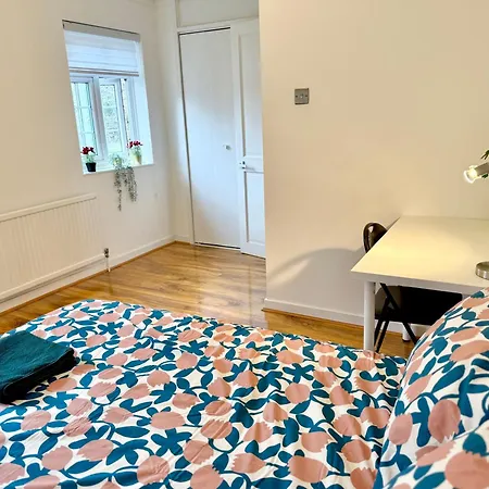 Holiday home Cosy House Tower Bridge Station Walk