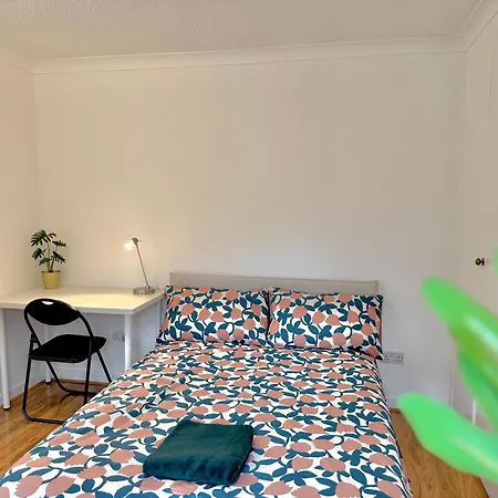 Holiday home Cosy House Tower Bridge Station Walk London