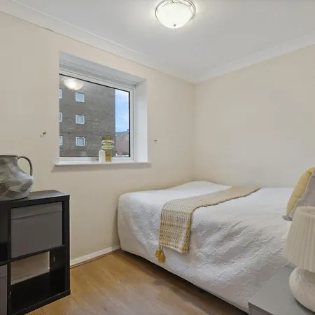 Parea Living - Quaint And Stylish Flat W Sunny Terrace * London