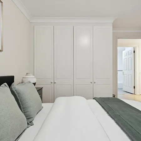 Parea Living - Quaint And Stylish Flat W Sunny Terrace Apartment *