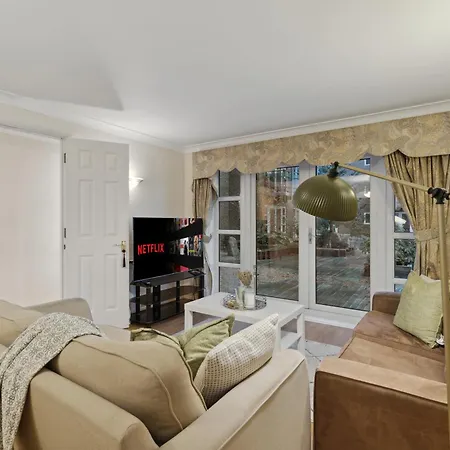 Parea Living - Quaint And Stylish Flat W Sunny Terrace * London