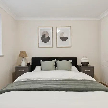 Parea Living - Quaint And Stylish Flat W Sunny Terrace * London