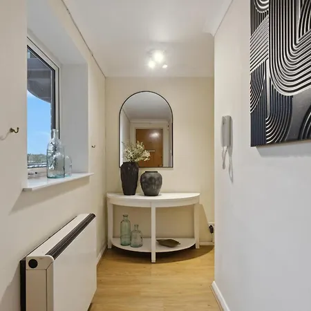 Parea Living - Quaint And Stylish Flat W Sunny Terrace London