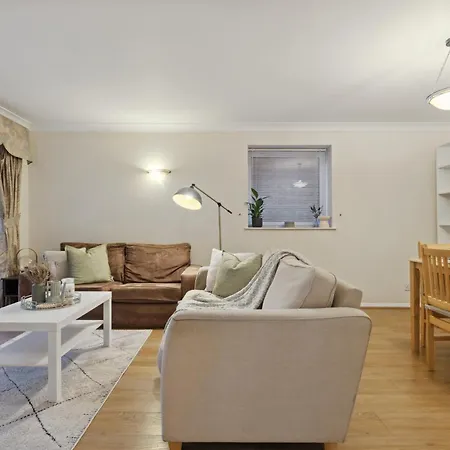 Apartment Parea Living - Quaint And Stylish Flat W Sunny Terrace London