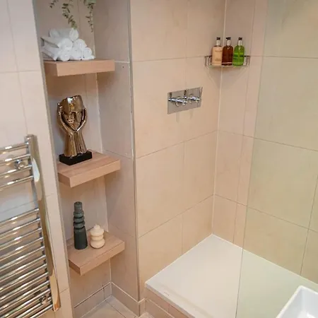 Apartment Penthouse - Canary Wharf - 24 Hr Concierge, Gym, Hot Tub, Sauna, Balcony, Terrace London