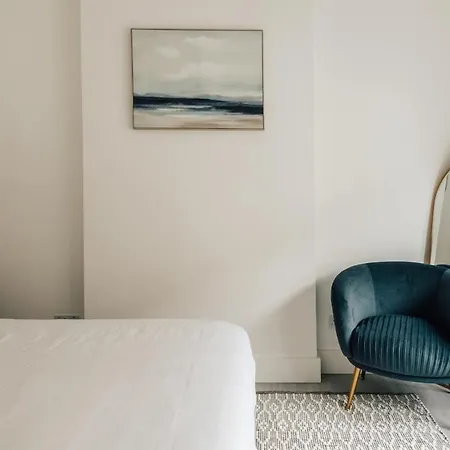 Luxury Escape - 7 Ivor Place Apartment