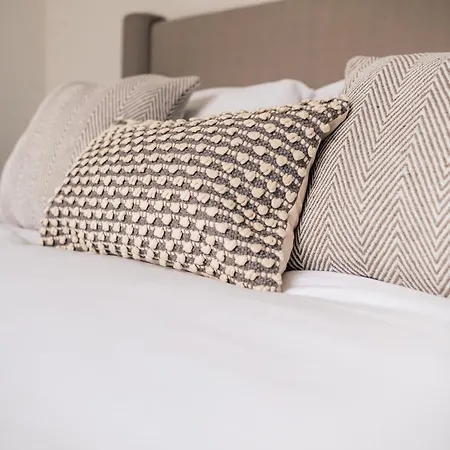 Luxury Escape - 7 Ivor Place Apartment *