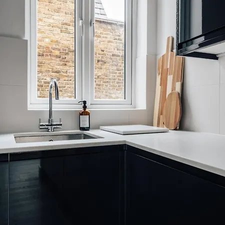 Apartment Luxury Escape - 7 Ivor Place *