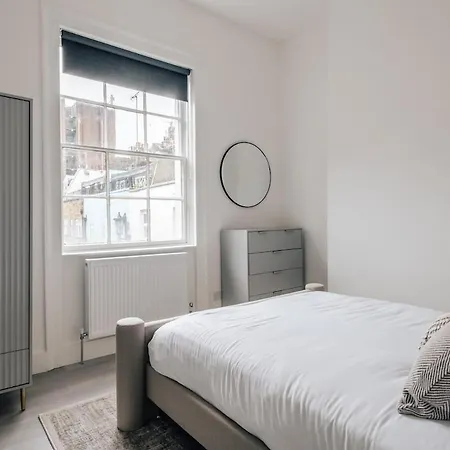 Apartment Luxury Escape - 7 Ivor Place *