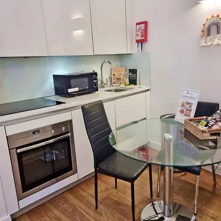 Cosy Right At Liverpool Street Station! London