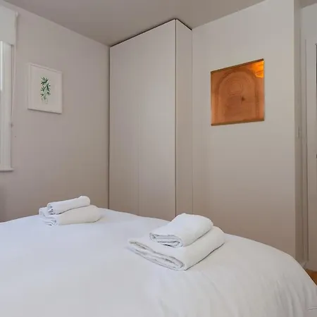 De Beauvoir Penthouse - Private 1 Bed Apartment London