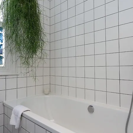 De Beauvoir Penthouse - Private 1 Bed Apartment London
