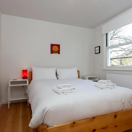 De Beauvoir Penthouse - Private 1 Bed Apartment *