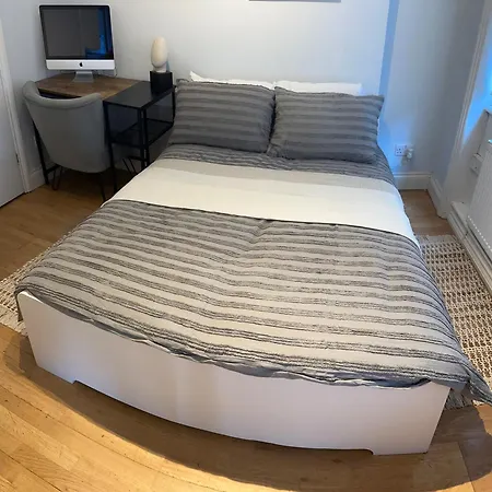 Zone 2 Lejlighed