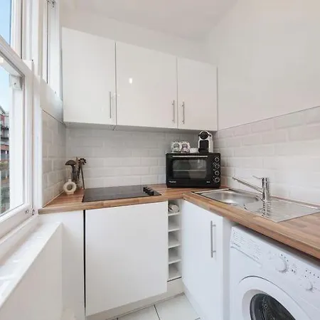 Harrow Road Bed & Breakfast