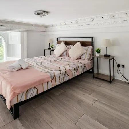 West Oasis By Keyhol Holidays Apartment London