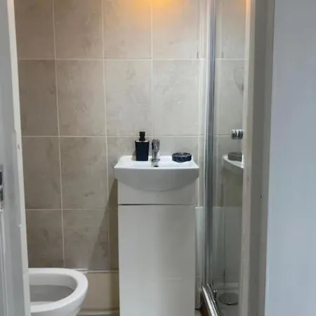 Apartment West Oasis By Keyhol Holidays London