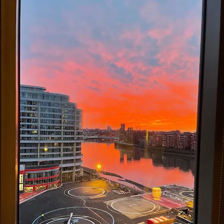 Elegant 1br Battersea Flat With Stunning River Views