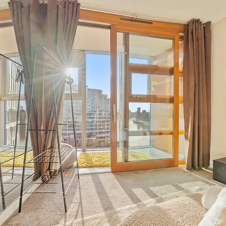 Elegant 1br Battersea Flat With Stunning River Views * London