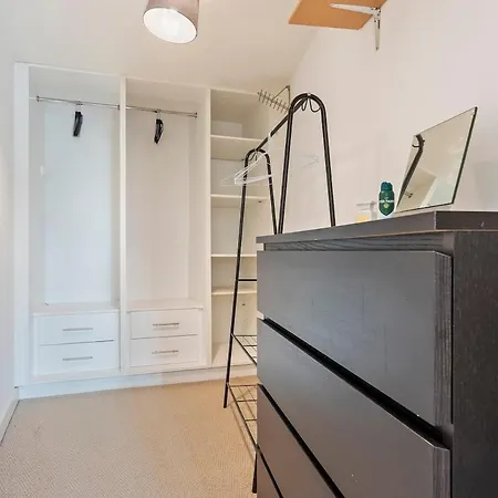 Elegant 1br Battersea Flat With Stunning River Views * London