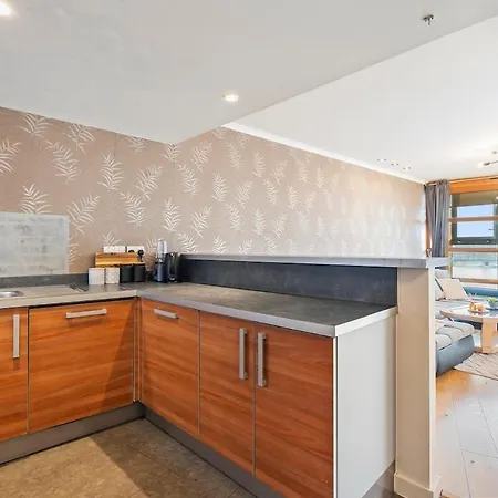 Elegant 1br Battersea Flat With Stunning River Views Apartment London