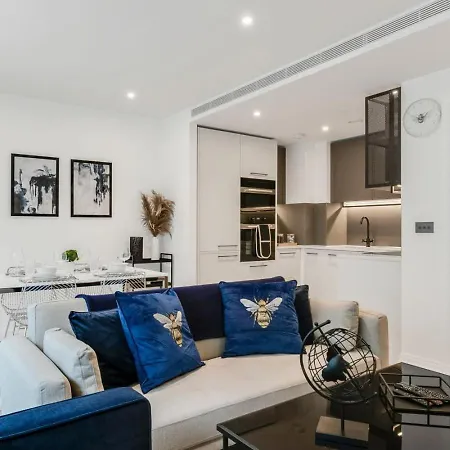 1br Chelsea Retreat With Balcony View Apartment London