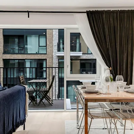 1br Chelsea Retreat With Balcony View * London