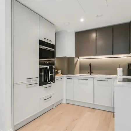 1br Chelsea Retreat With Balcony View *