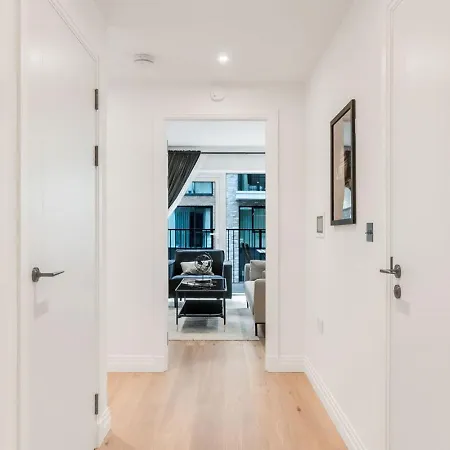 1br Chelsea Retreat With Balcony View