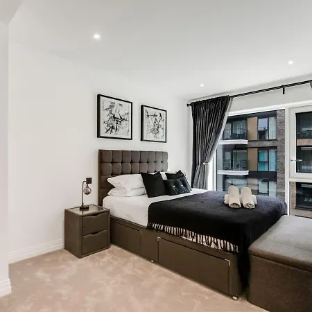 Apartment 1br Chelsea Retreat With Balcony View *