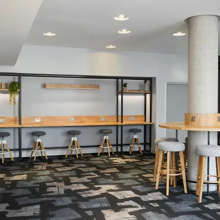Aloft Excel Лондон