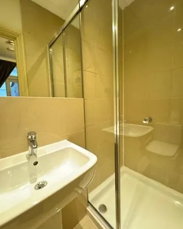 Hotel The Paramount 3*