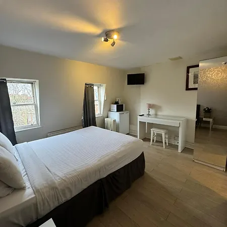 The Paramount Hotel 3*