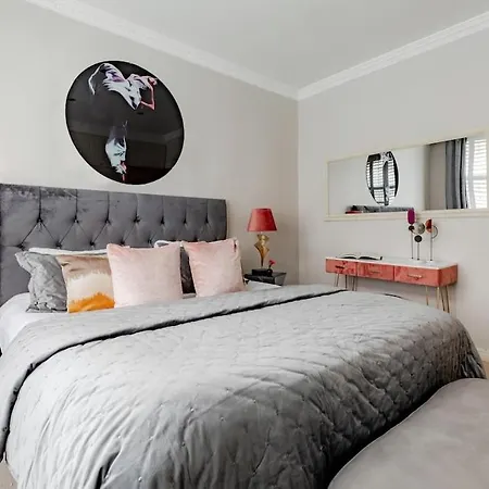 Revamped & Luxxe For Covent Garden Lovers! Adorable For Families & Friends *