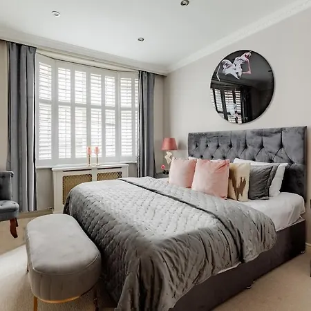 Revamped & Luxxe For Covent Garden Lovers! Adorable For Families & Friends London