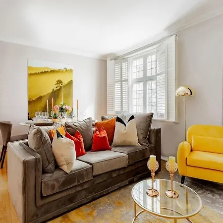 Apartment Revamped & Luxxe For Covent Garden Lovers! Adorable For Families & Friends *