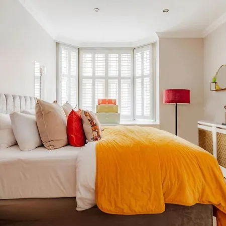 Revamped & Luxxe For Covent Garden Lovers! Adorable For Families & Friends