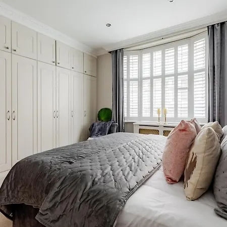 Revamped & Luxxe For Covent Garden Lovers! Adorable For Families & Friends London