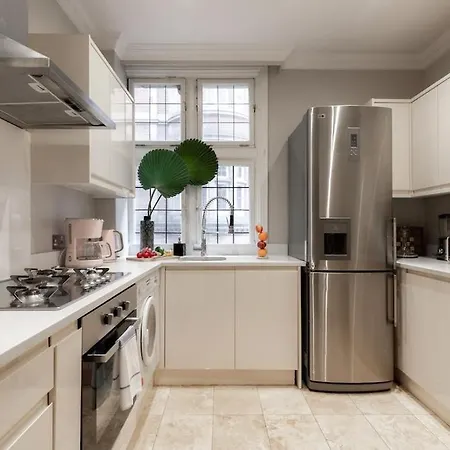 Revamped & Luxxe For Covent Garden Lovers! Adorable For Families & Friends