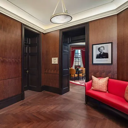Raffles At The Owo Hotel Londra