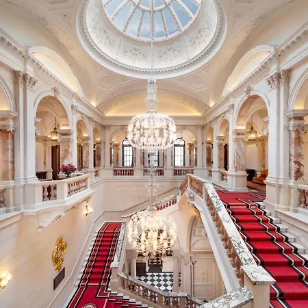 Raffles At The Owo Londres