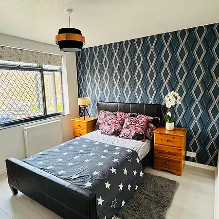 M&m - Mole Court Homestay Surbiton