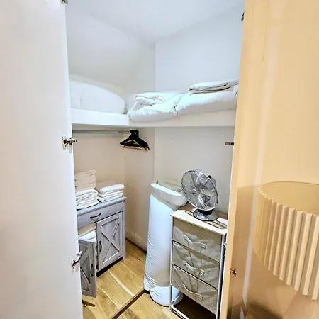 Stunning Hyde Park Home, Ground Floor Maisonette, Duplex, Near Tube Metro Stations