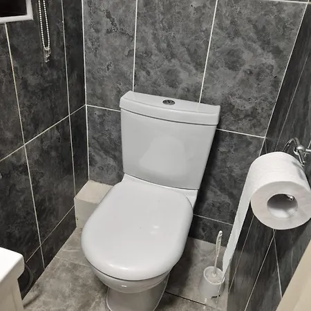 Heathrow Airport Guest house Cranford